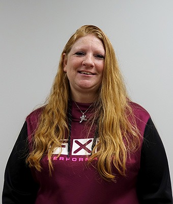 Title Clerk Jen David in Office at Eide Chrysler St. Cloud